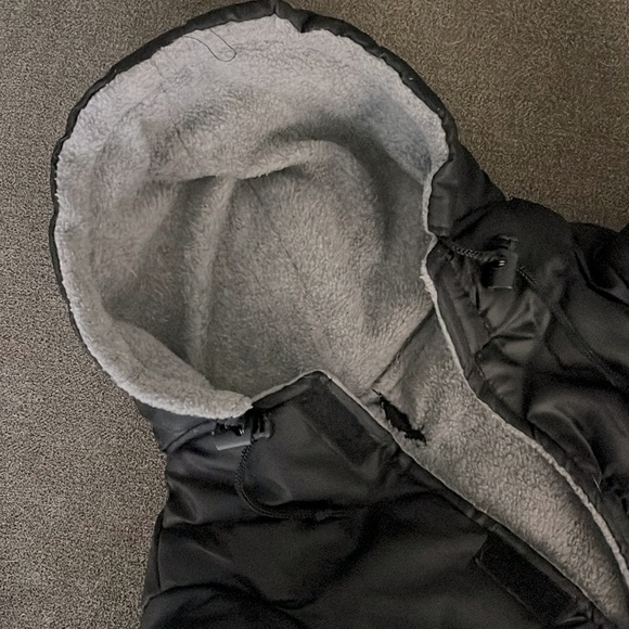 Doggy jacket with hood- EUC!! $12 - Picture 3 of 9